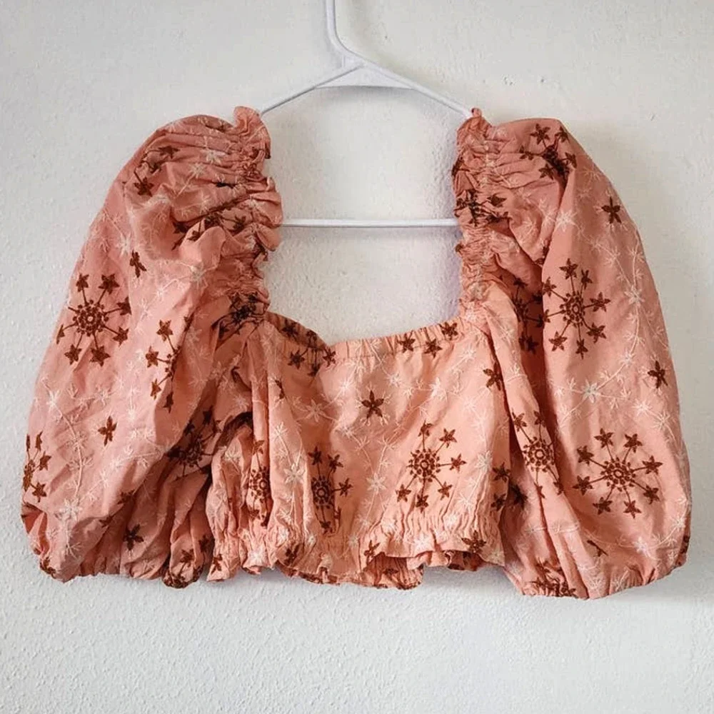 Zara Embroidered Voluminous Crop Top in Salmon - Picture 5 of 14